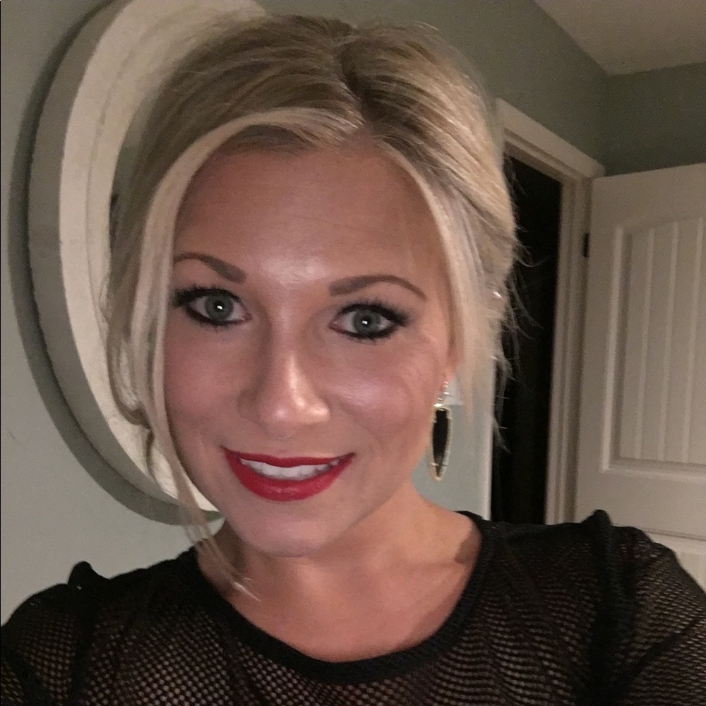 Meet your Posher, Jennifer